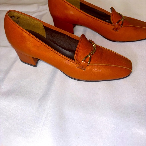Air Step Vintage Brown Soft Leather Size 8 Heel Shoes